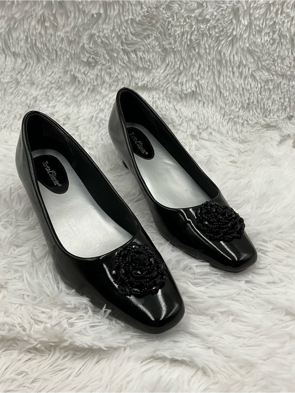 Torta Caliente Pumps Size 8.5 Black Patent Heeled Flats with Beaded Rosette
